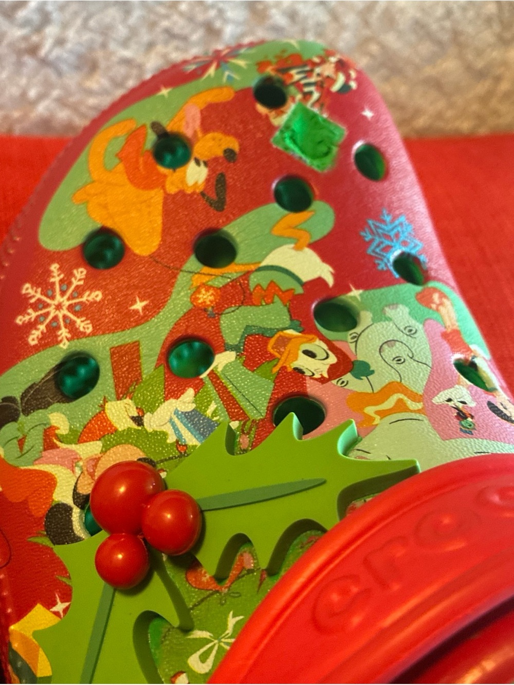 Disney Parks Christmas Crocs M10 W13Mickey & Friends 2023 Holiday Presents Red - Picture 9 of 10